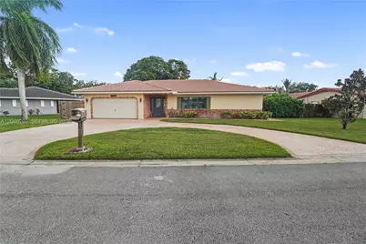 10650 NW 42nd Dr, Coral Springs, FL 33065 - Photo 3