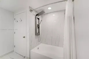 2000 N Bayshore Dr, Miami, FL 33137 - Photo 17
