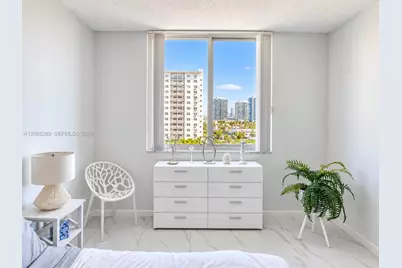 500 Bayview Dr #717, Sunny Isles Beach, FL 33160 - Photo 13