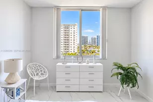500 Bayview Dr, Sunny Isles Beach, FL 33160 - Photo 13