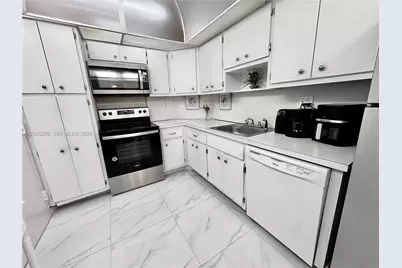 500 Bayview Dr #717, Sunny Isles Beach, FL 33160 - Photo 7