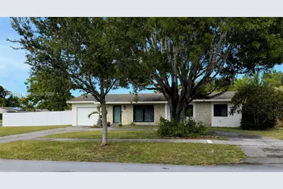 18101 SW 92nd Ave, Palmetto Bay, FL 33157 - Photo 1