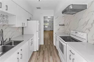 2530 SW 27th St, Miami, FL 33133 - Photo 5