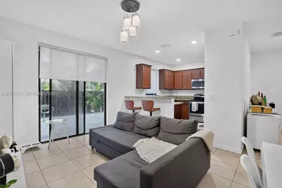 11249 NW 88th Ter, Doral, FL 33178 - Photo 9