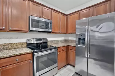 11249 NW 88th Ter, Doral, FL 33178 - Photo 15