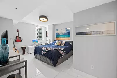 253 NE 2nd St #2501, Miami, FL 33132 - Photo 9