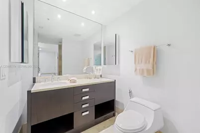 18201 Collins Ave #1006, Sunny Isles Beach, FL 33160 - Photo 17