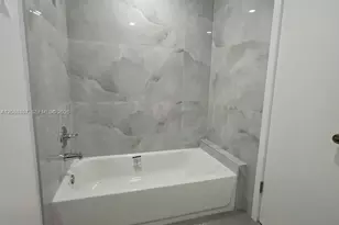 822 SW 6th St, Miami, FL 33130 - Photo 17