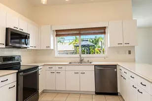16080 SW 155th Ct, Miami, FL 33187 - Photo 11