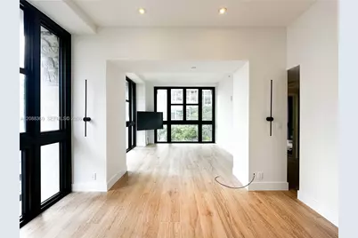 111 E Flagler St #304, Miami, FL 33131 - Photo 5
