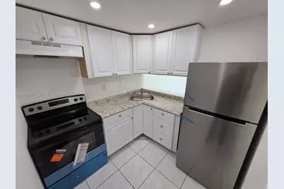 4550 NW 9th St #605E, Miami, FL 33126 - Photo 15