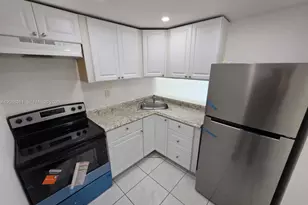 4550 NW 9th St, Miami, FL 33126 - Photo 15
