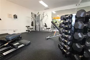 4550 NW 9th St, Miami, FL 33126 - Photo 9