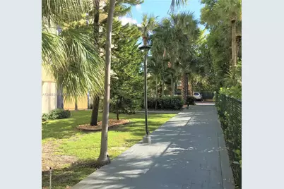 4550 NW 9th St #606E, Miami, FL 33126 - Photo 15