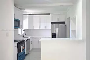 840 NE 199th St, Miami, FL 33179 - Photo 5