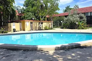 840 NE 199th St, Miami, FL 33179 - Photo 27