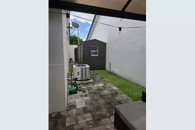 9085 NW 117th St, Hialeah Gardens, FL 33018 - Photo 9