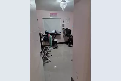 9085 NW 117th St, Hialeah Gardens, FL 33018 - Photo 11