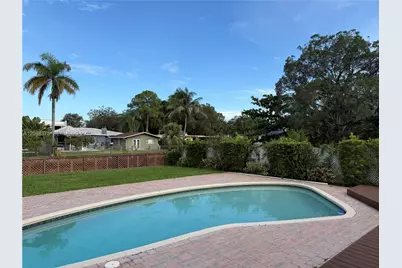 800 SW 8th Ter, Fort Lauderdale, FL 33315 - Photo 9