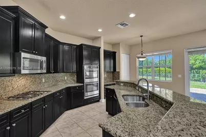 10398 Waterside Ct, Parkland, FL 33076 - Photo 5