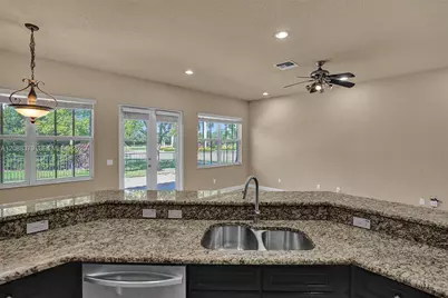 10398 Waterside Ct, Parkland, FL 33076 - Photo 11