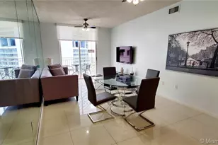 185 SE 14th Terrace, Miami, FL 33131 - Photo 3