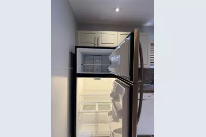 8290 Lake Dr #540, Doral, FL 33166 - Photo 11