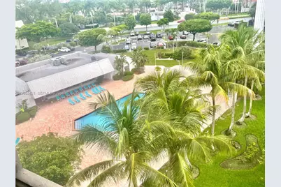 20400 W Country Club Dr #711, Aventura, FL 33180 - Photo 3