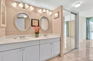 20400 W Country Club Dr, Aventura, FL 33180 - Photo 11