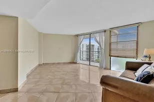 20400 W Country Club Dr, Aventura, FL 33180 - Photo 5