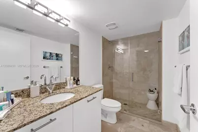 41 SE 5th St #801, Miami, FL 33131 - Photo 17