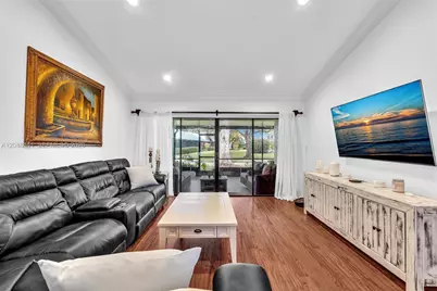 359 Fairway Cir #59, Weston, FL 33326 - Photo 15