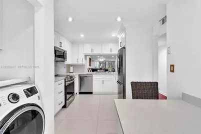 359 Fairway Cir #59, Weston, FL 33326 - Photo 11