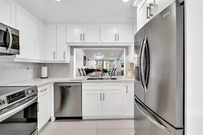 359 Fairway Cir #59, Weston, FL 33326 - Photo 9