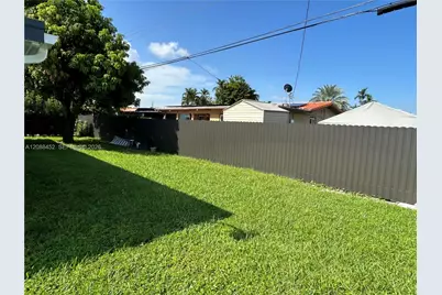 5372 W 4th Ln, Hialeah, FL 33012 - Photo 3