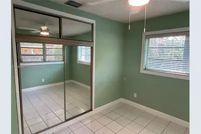 5372 W 4th Ln, Hialeah, FL 33012 - Photo 27