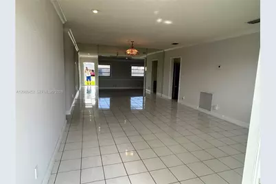 5372 W 4th Ln, Hialeah, FL 33012 - Photo 11