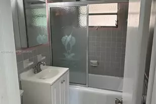 5372 W 4th Ln, Hialeah, FL 33012 - Photo 21