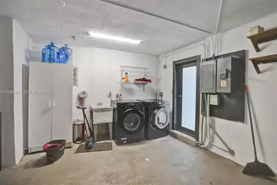 1064 NE 97th St, Miami Shores, FL 33138 - Photo 29