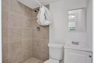 1002 S 28th Ave, Hollywood, FL 33020 - Photo 11