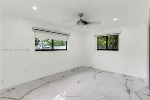 18731 SW 87th Ave, Cutler Bay, FL 33157 - Photo 17