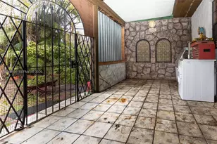 4070 NW 6th St, Miami, FL 33126 - Photo 5