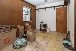 4070 NW 6th St, Miami, FL 33126 - Photo 23
