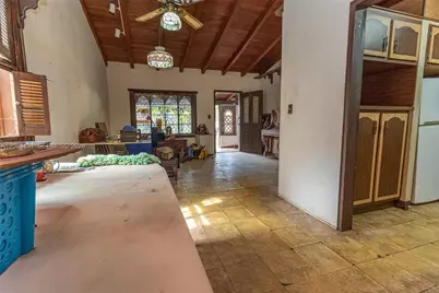 4070 NW 6th St, Miami, FL 33126 - Photo 11