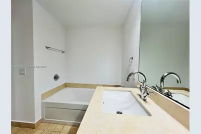 79 SW 12th St #2310-S, Miami, FL 33130 - Photo 13