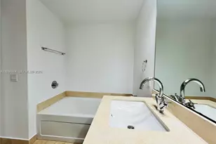 79 SW 12th St, Miami, FL 33130 - Photo 13