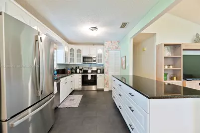 2160 NW 110th Ave, Sunrise, FL 33322 - Photo 3