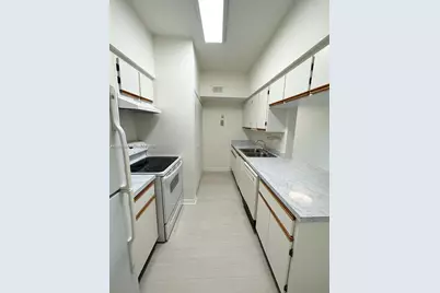 18316 NW 68th Ave #I, Hialeah, FL 33015 - Photo 5