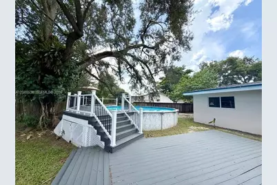 252 SW 61st Ave, Plantation, FL 33317 - Photo 19