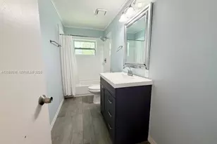 252 SW 61st Ave, Plantation, FL 33317 - Photo 17